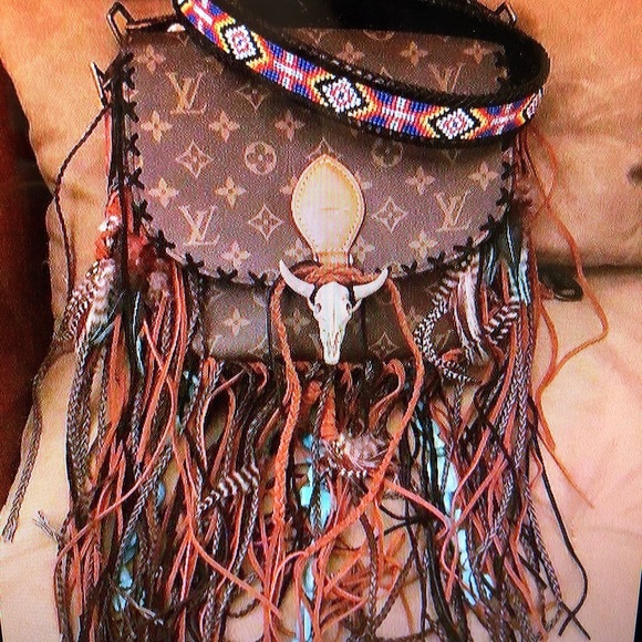 Meet your Posher, Amanda - Picture 1 of 2